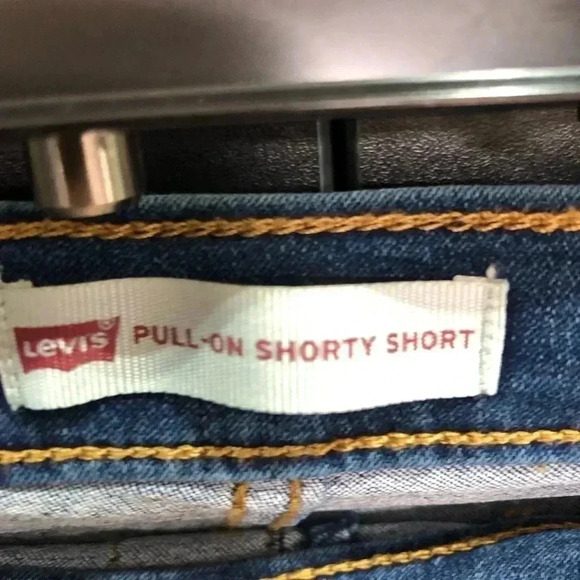 Levis Flex Stretch Pull-on shorty shorts,elastic adjustable waistband,pockets - Picture 3 of 9